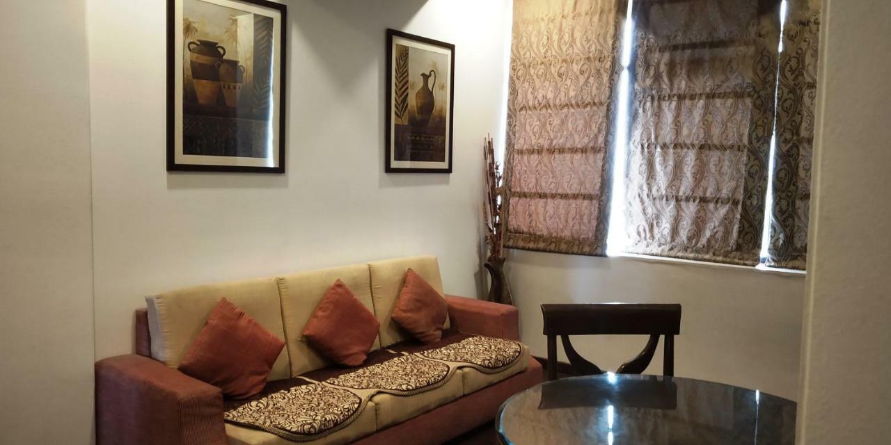 Matrix Inn Poona Buitenkant foto